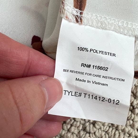 NWOT Francesca's Adeline High Neck Floral Sleeveless Top - Picture 3 of 4